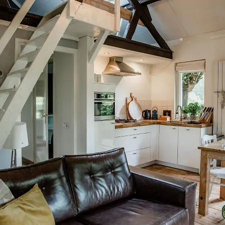 In With Hot Tub & Garden Casa de Férias *