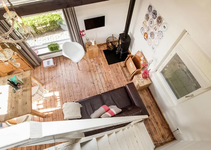 In With Hot Tub & Garden * Leende