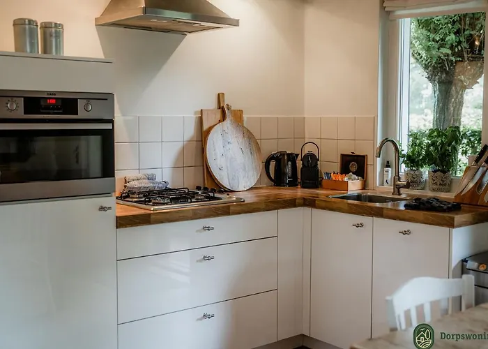 In With Hot Tub & Garden