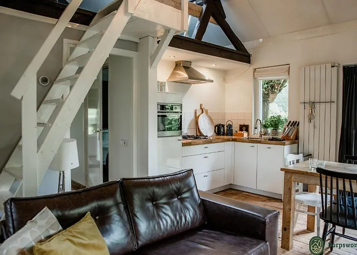 In With Hot Tub & Garden Σπίτι διακοπών *