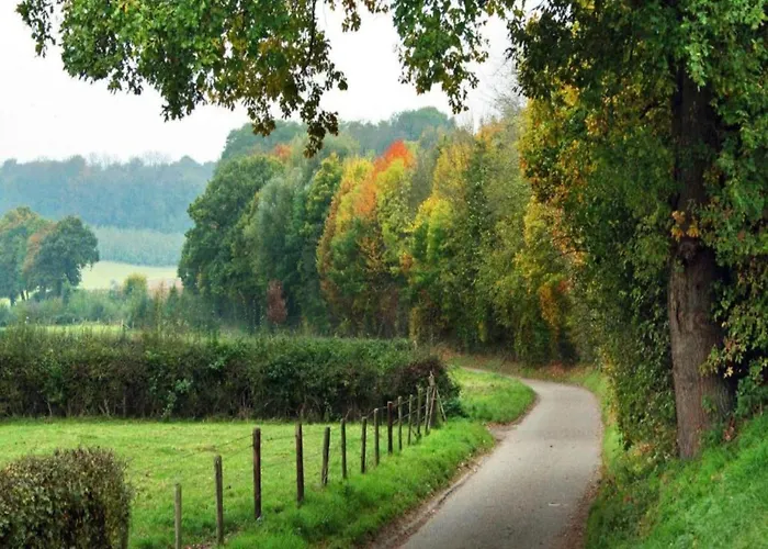 Σπίτι διακοπών In With Hot Tub & Garden *