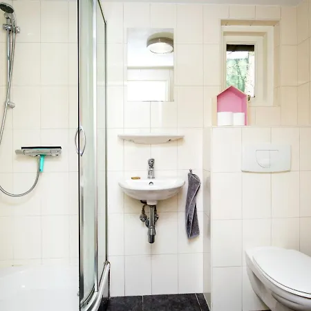 In With Hot Tub & Garden *