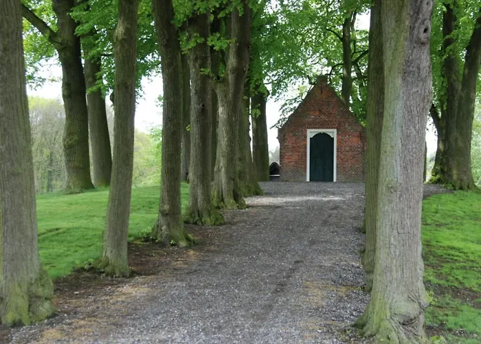 In With Hot Tub & Garden Vakantiehuis Leende