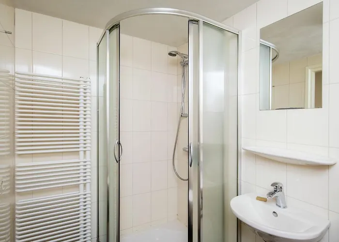 In With Hot Tub & Garden Vakantiehuis