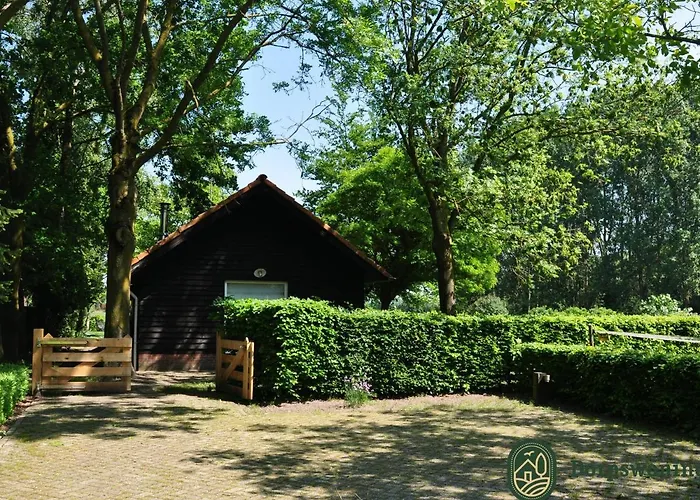 In With Hot Tub & Garden Leende