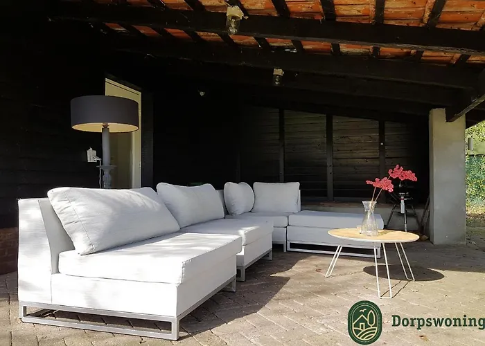 In With Hot Tub & Garden *