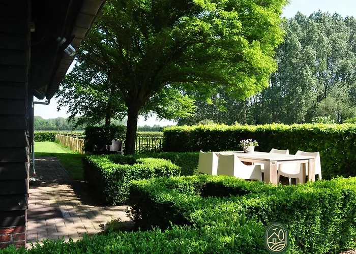 Vakantiehuis In With Hot Tub & Garden *